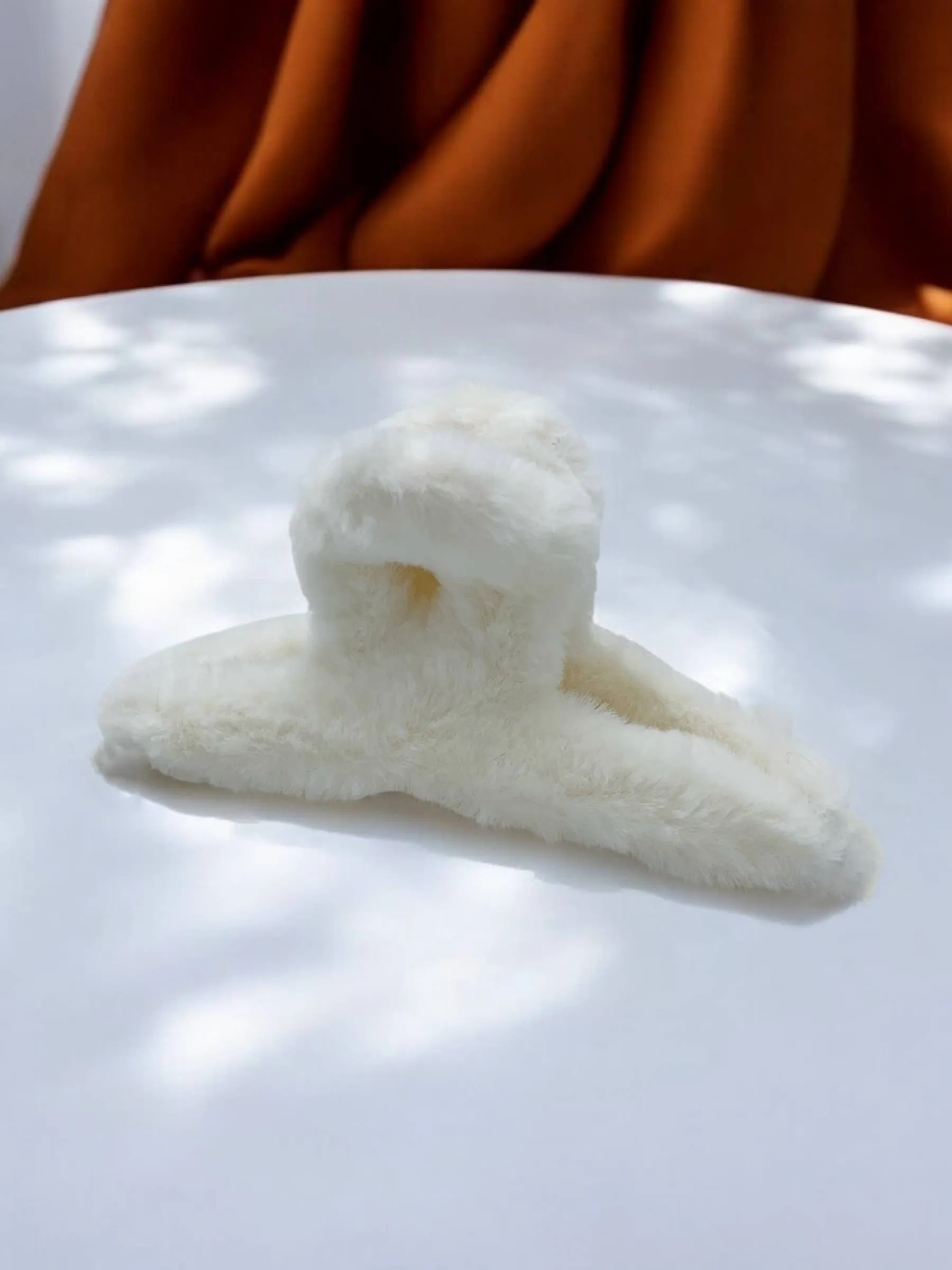 YH12 faux fur hair clip