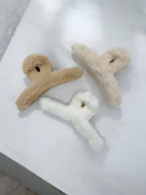 YH12 faux fur hair clip